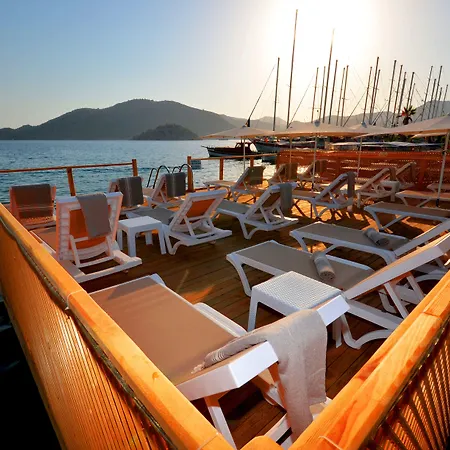 ホテル Kaya ボズブルン